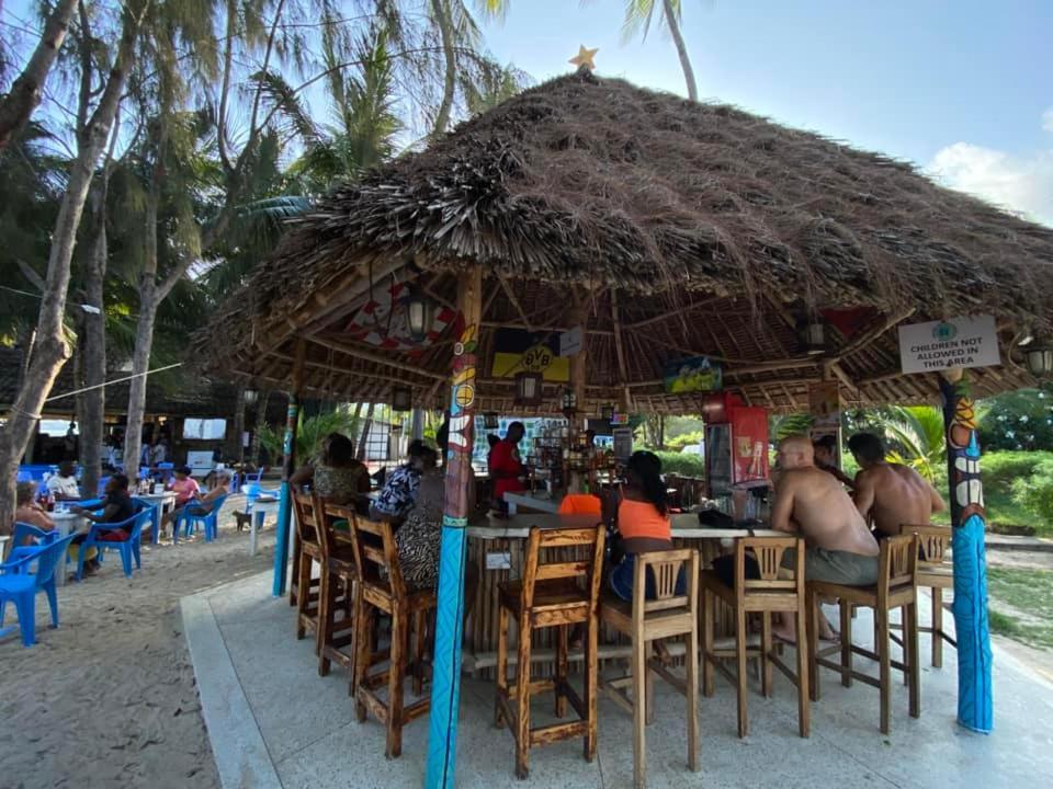 The New Big Tree Beach Resort Mombaça Exterior foto